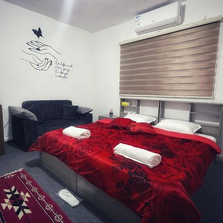 Auberge de jeunesse Petra B12 à Wadi Musa Extérieur photo
