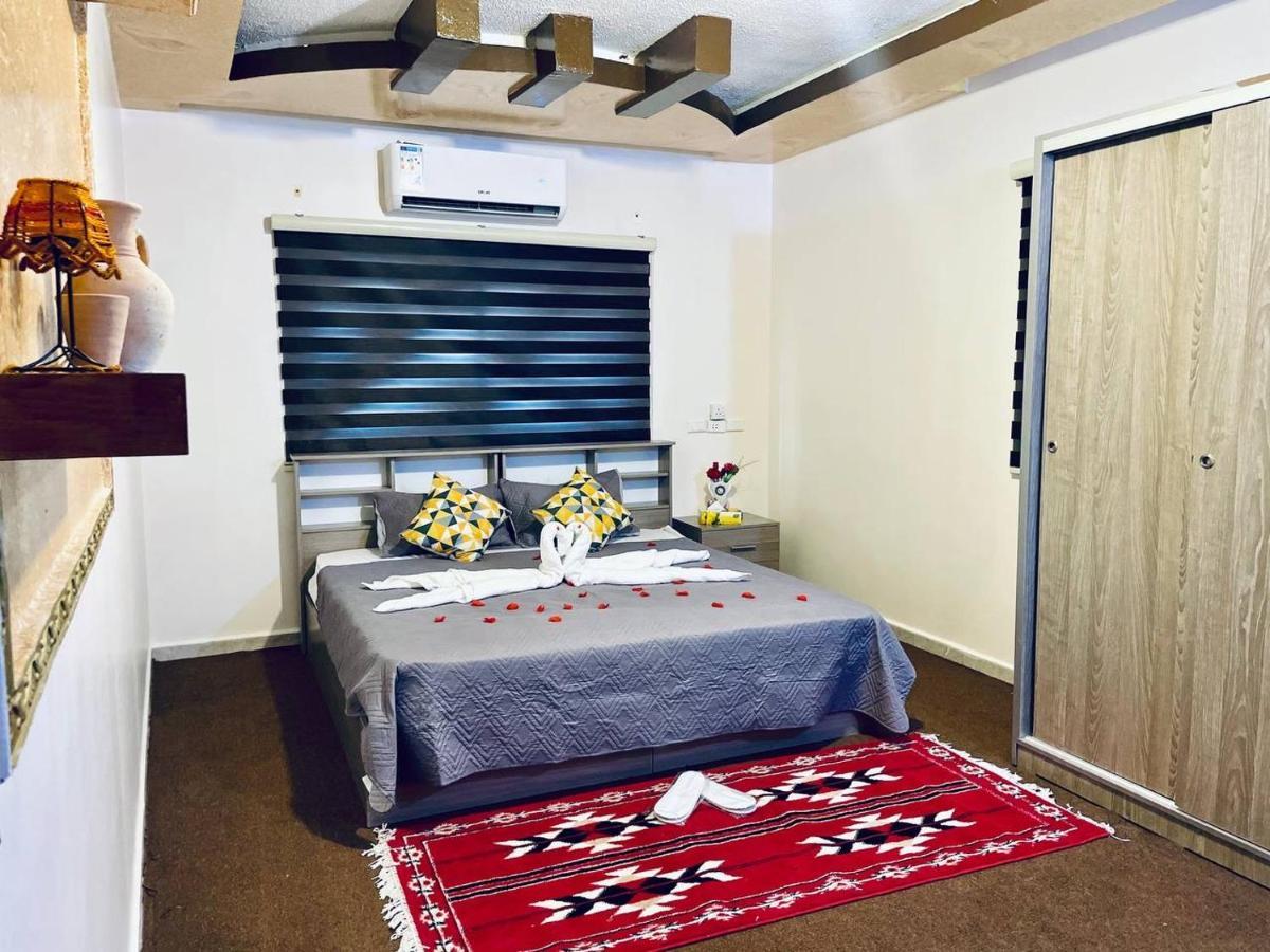 Auberge de jeunesse Petra B12 à Wadi Musa Extérieur photo
