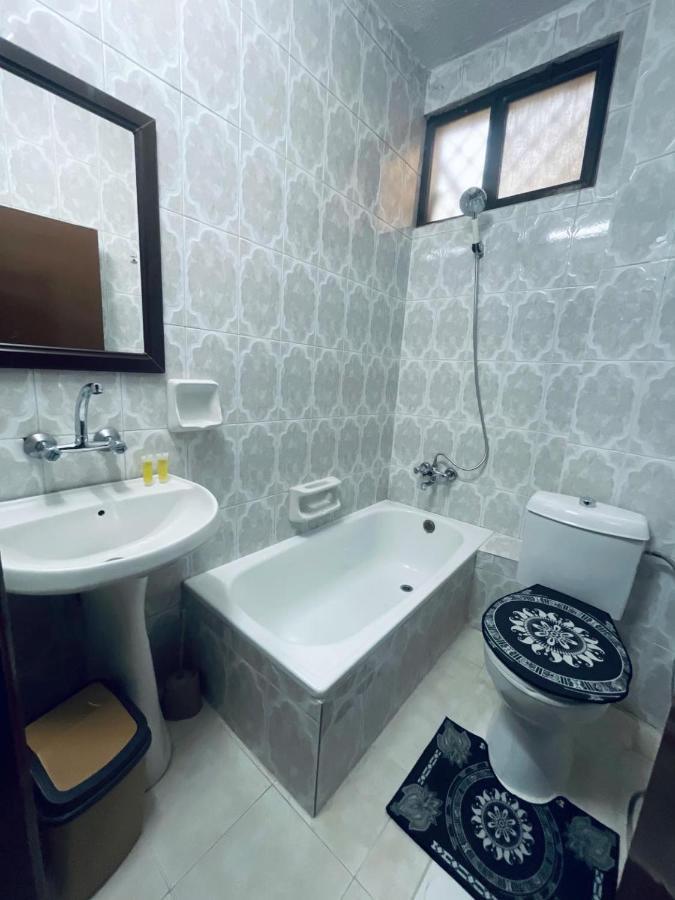 Auberge de jeunesse Petra B12 à Wadi Musa Extérieur photo